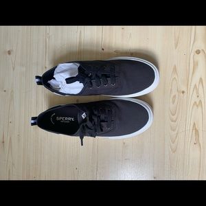 Sperry tennis shoes